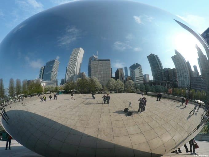 Chicago skyscrapers reflected in the Bean