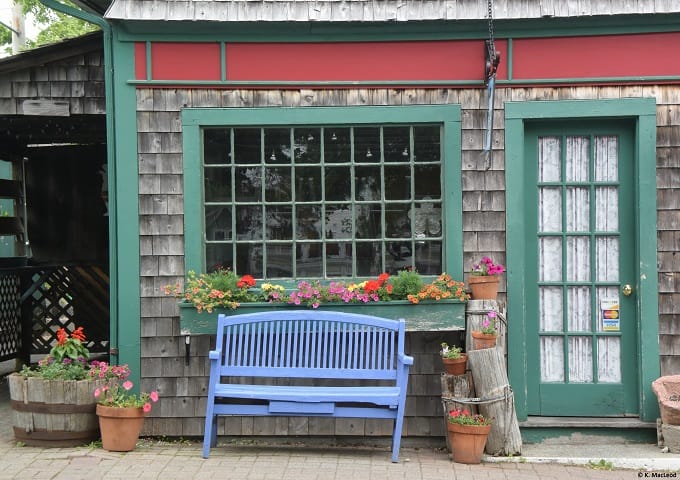 A colourful shop front in Bar Harbour