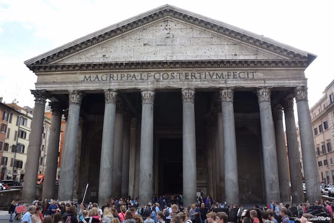 Crowds at the Pantheon